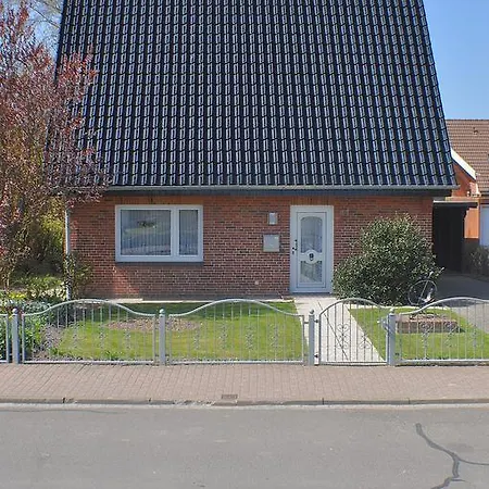 Ferienhaus Rotraut 부숨